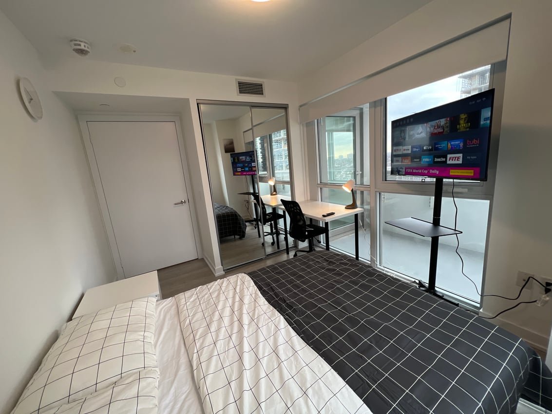 Room in Apartment for Rent - 33 Dunfield Ave, Toronto, ON 2