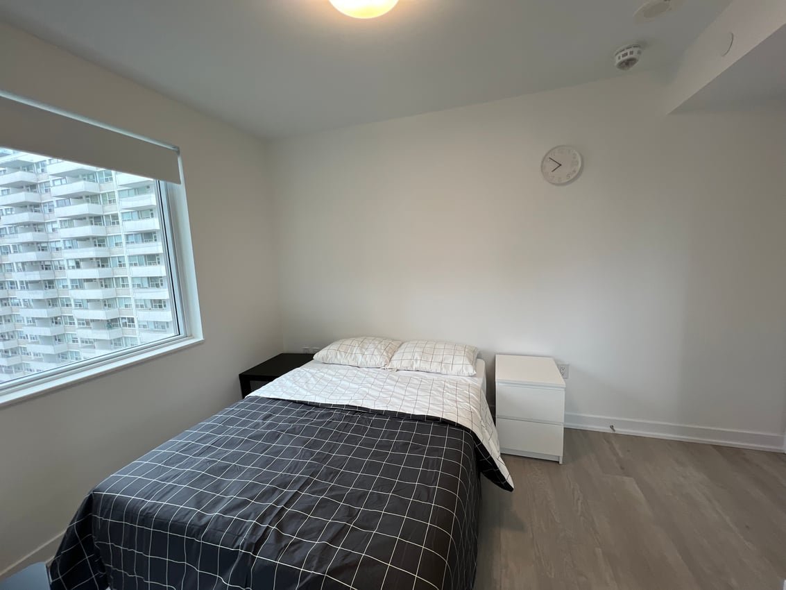 Room in Apartment for Rent - 33 Dunfield Ave, Toronto, ON 3