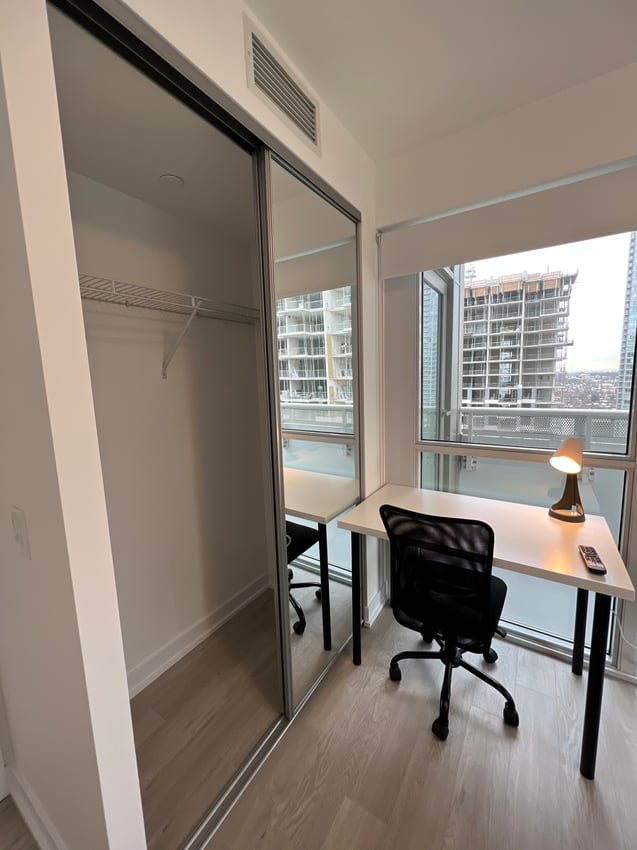 Room in Apartment for Rent - 33 Dunfield Ave, Toronto, ON 4