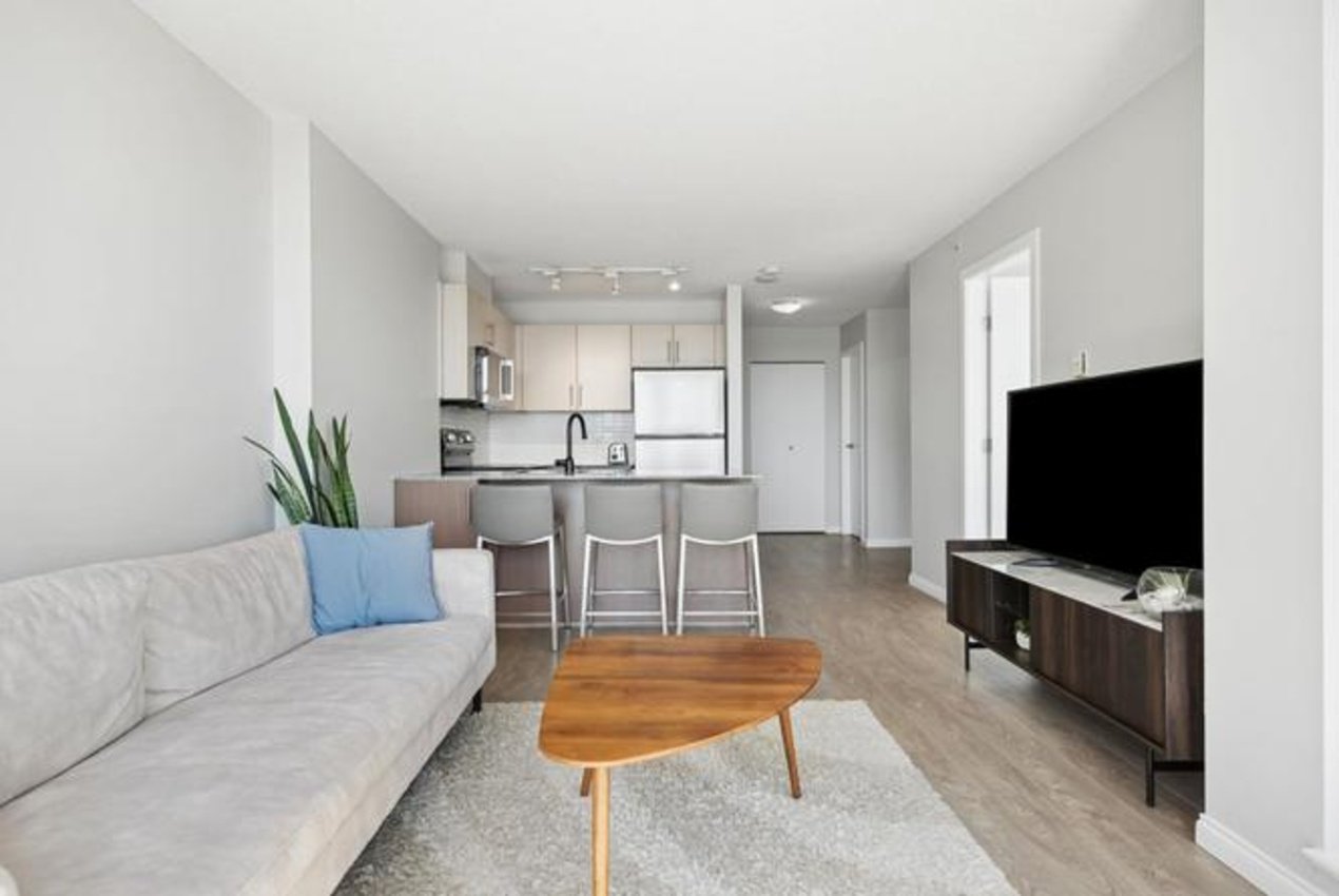 Room in Apartment for Rent - 550 Taylor Street, Vancouver, BC 4