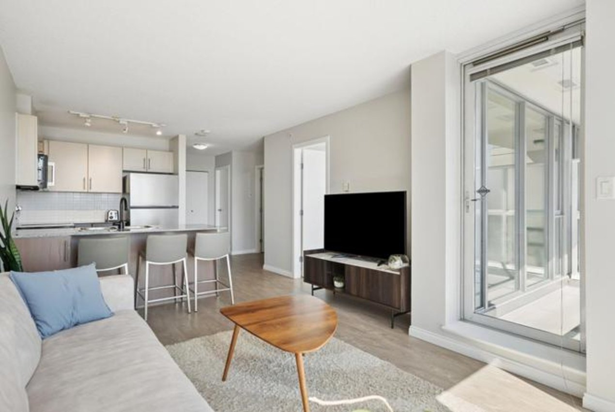 Room in Apartment for Rent - 550 Taylor Street, Vancouver, BC 5
