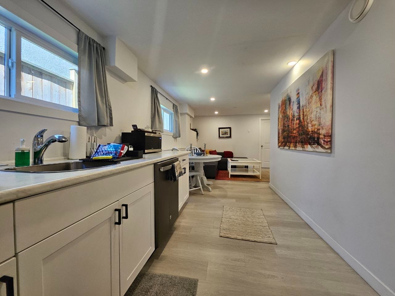 2 Bedroom Garden Suite for Rent - Cloverley St, North Vancouver District, BC 5