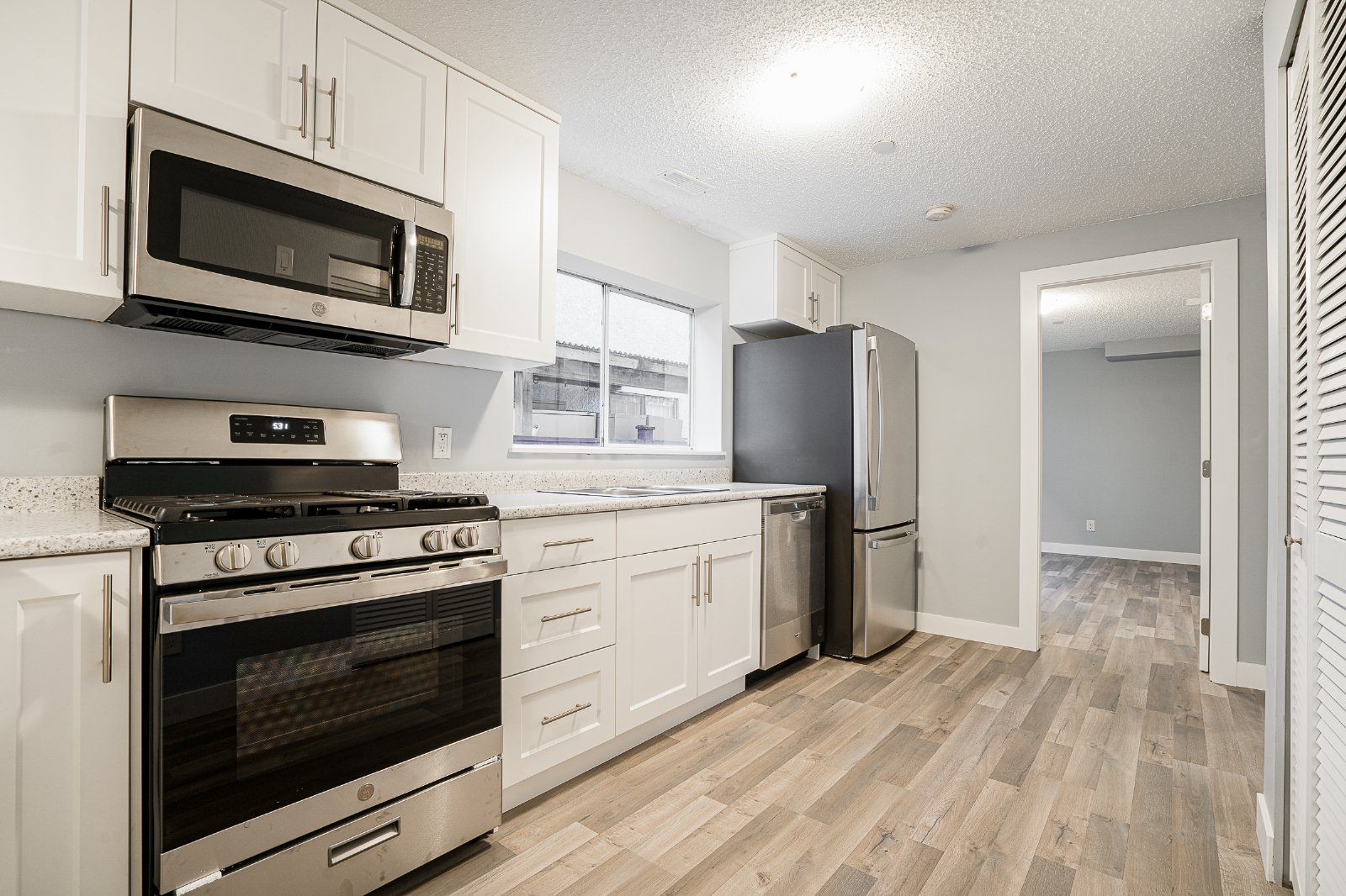 2 Bedroom Garden Suite for Rent - Manning Ave, Port Coquitlam, BC 2