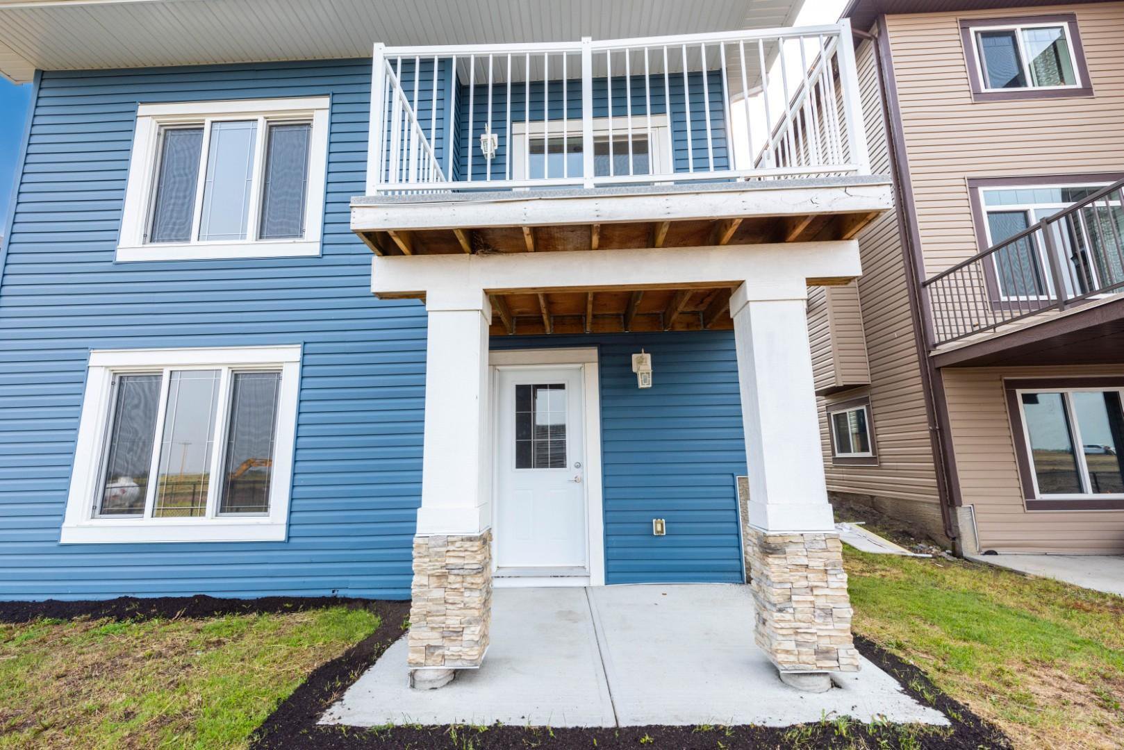 3 Bedroom House for Rent - 23 Lakewood Mews Uppr, Strathmore, AB 3