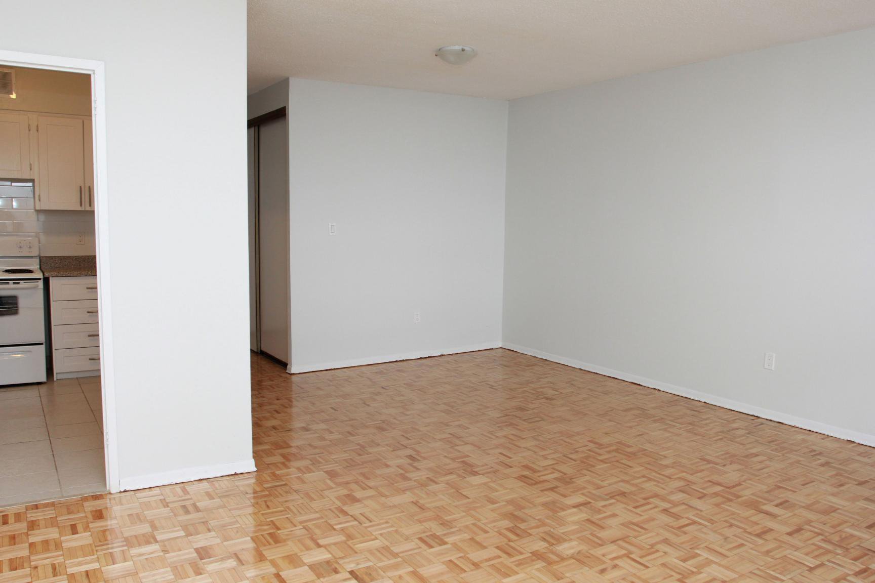 2 Bedroom Apartment for Rent - 35 Front Street South, Mississauga, ON 4