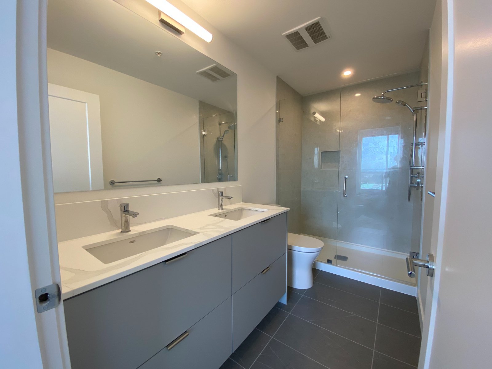 3 Bedroom Apartment for Rent - 600 Rochester Ave, Coquitlam, BC 5
