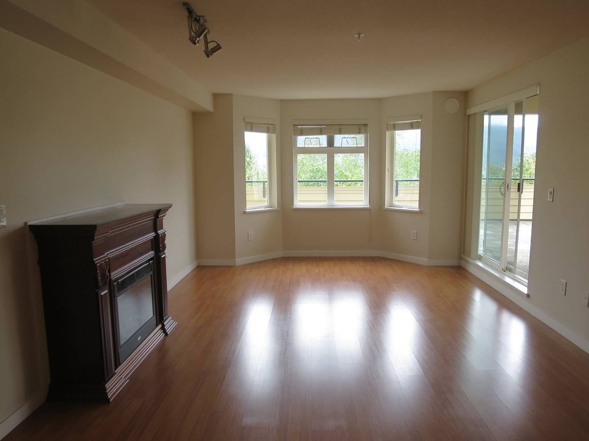2 Bedroom Apartment for Rent - 160 Shoreline Cir, Port Moody, BC 3