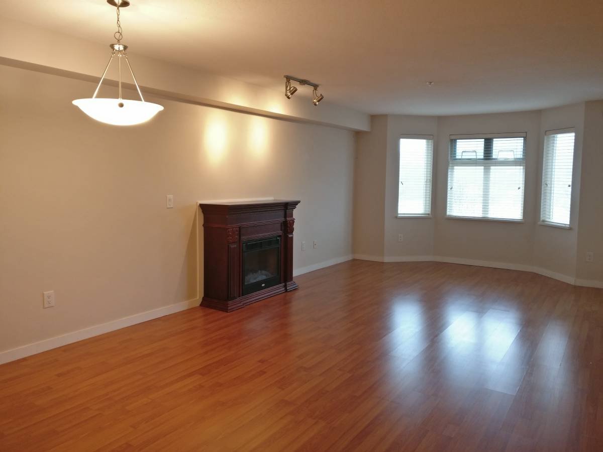 2 Bedroom Apartment for Rent - 160 Shoreline Cir, Port Moody, BC 4