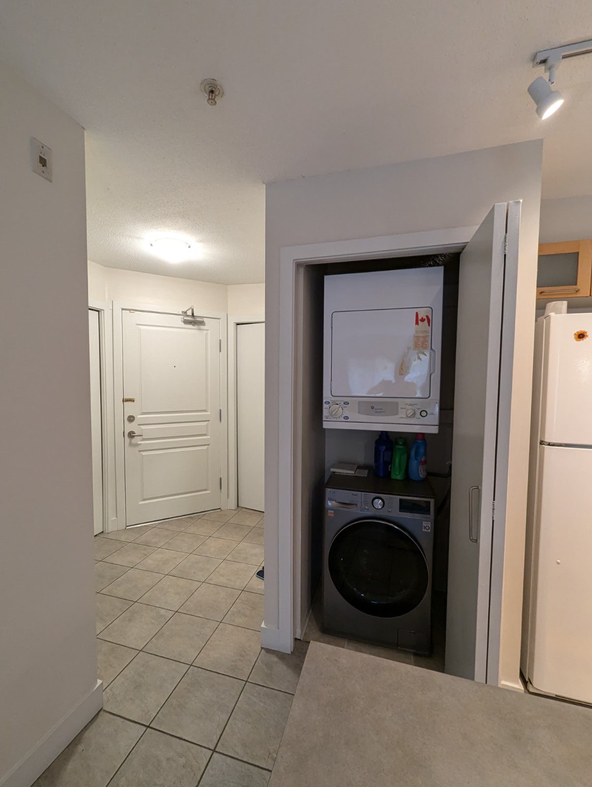 2 Bedroom Apartment for Rent - 9333 Alberta Rd, Richmond, BC 4