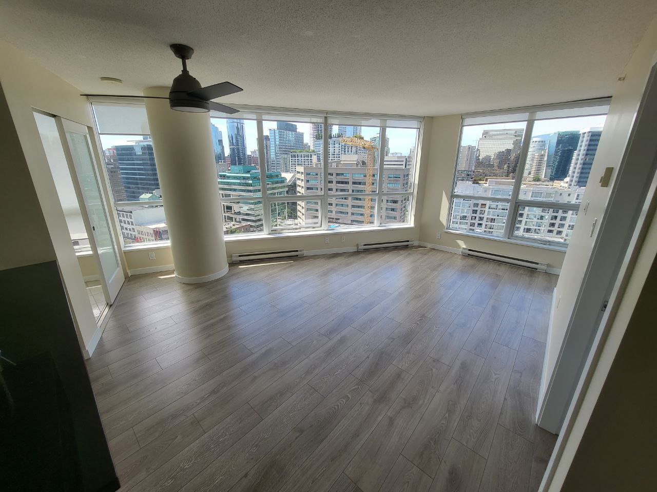 2 Bedroom Apartment for Rent - 833 Seymour St, Vancouver, BC 3