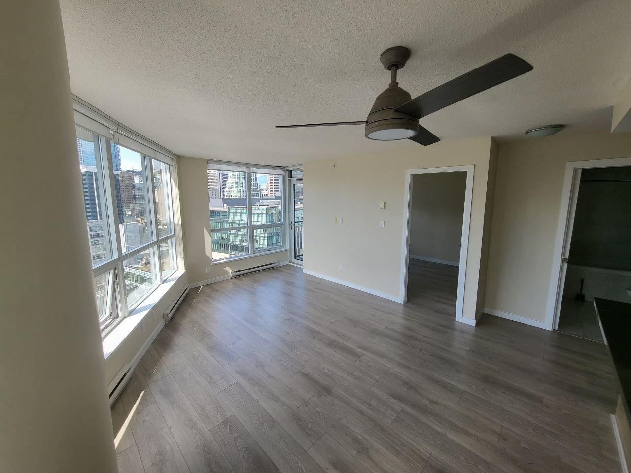 2 Bedroom Apartment for Rent - 833 Seymour St, Vancouver, BC 4