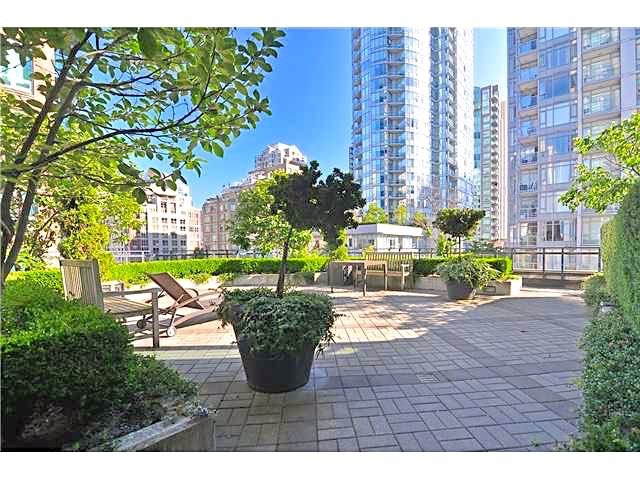 2 Bedroom Apartment for Rent - 788 Richards St, Vancouver, BC 3