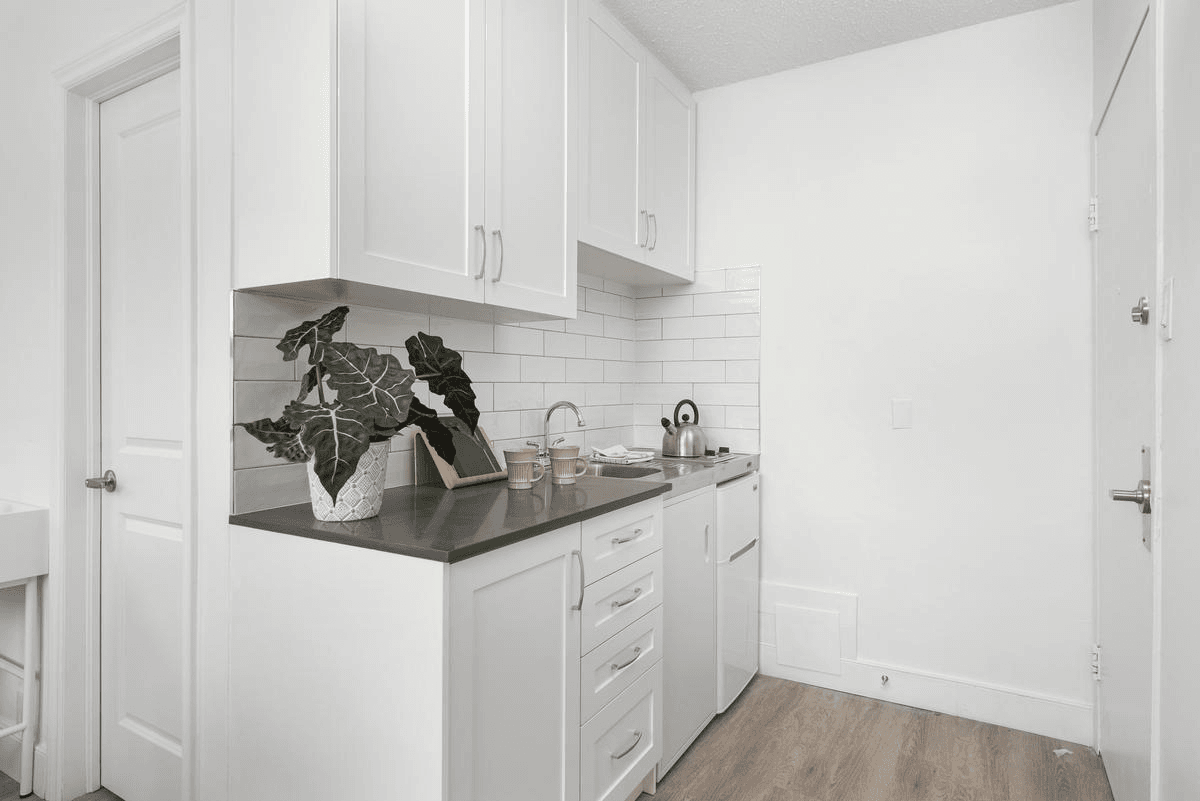 Studio Apartment for Rent - 5 Glenavon Road, Toronto, ON 2
