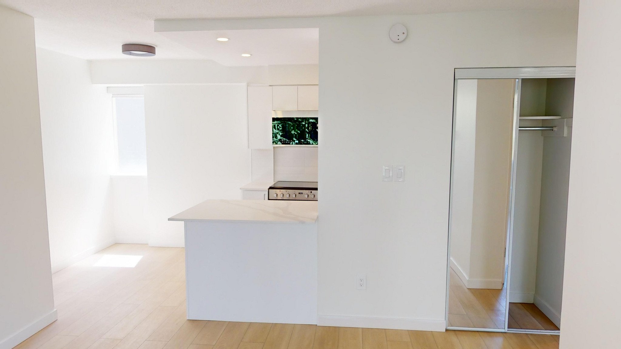 Studio Apartment for Rent - 1924 Barclay Street, Vancouver, BC 3