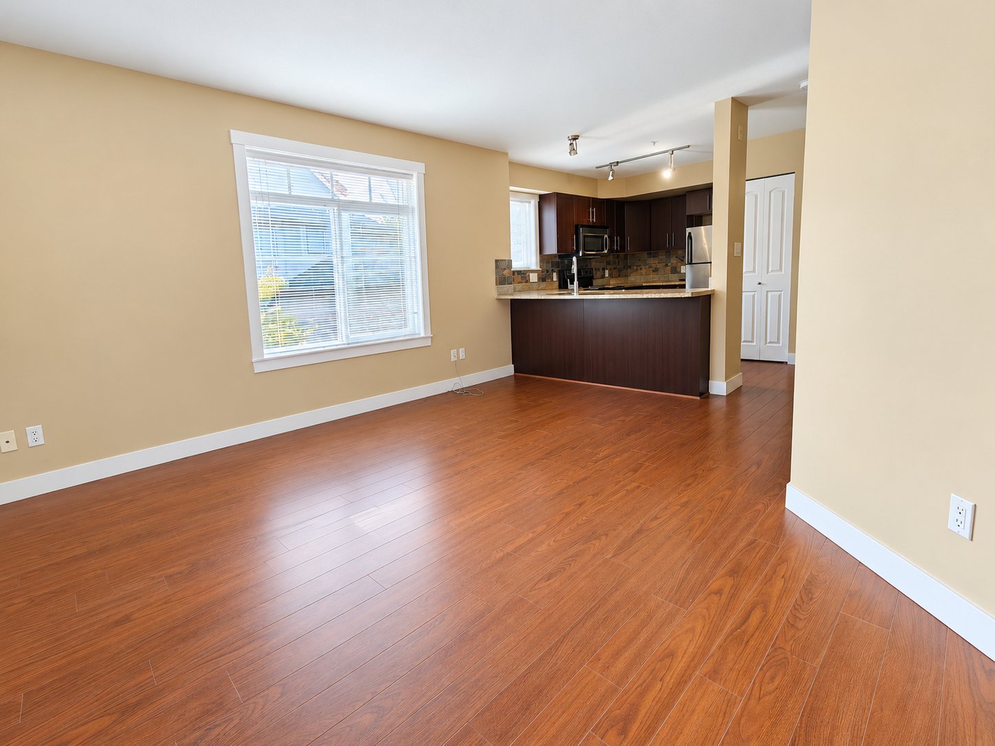 2 Bedroom Townhouse for Rent - 7428 14th Ave, Burnaby, BC 4