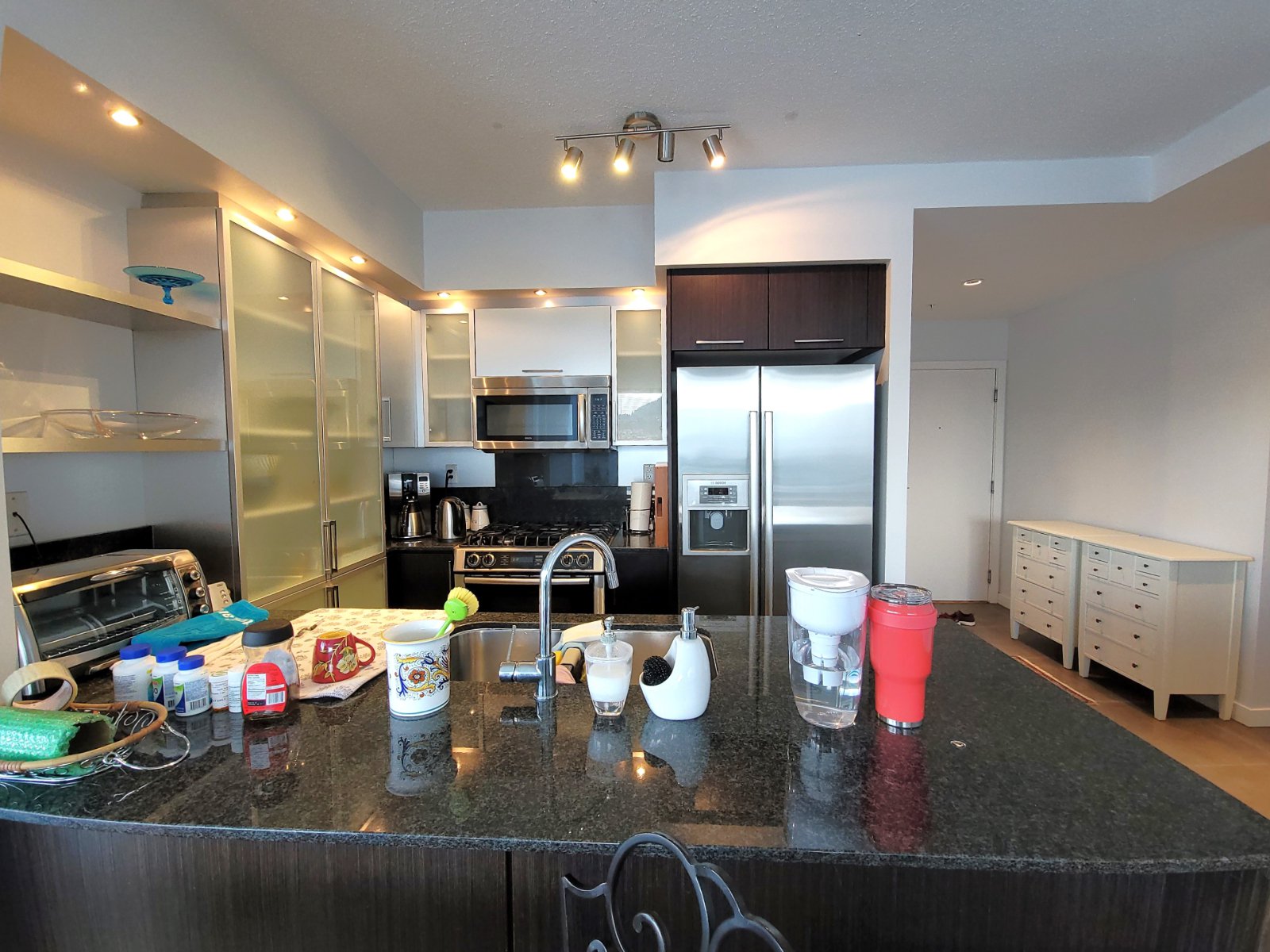 2 Bedroom Apartment for Rent - 2980 Atlantic Ave, Coquitlam, BC 2