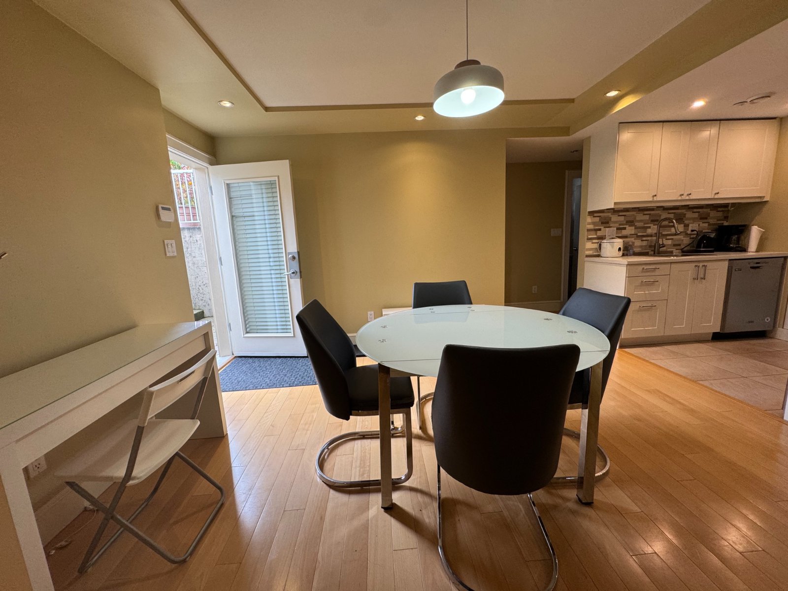 2 Bedroom Private Suite for Rent - W 19th Ave, Vancouver, BC 2