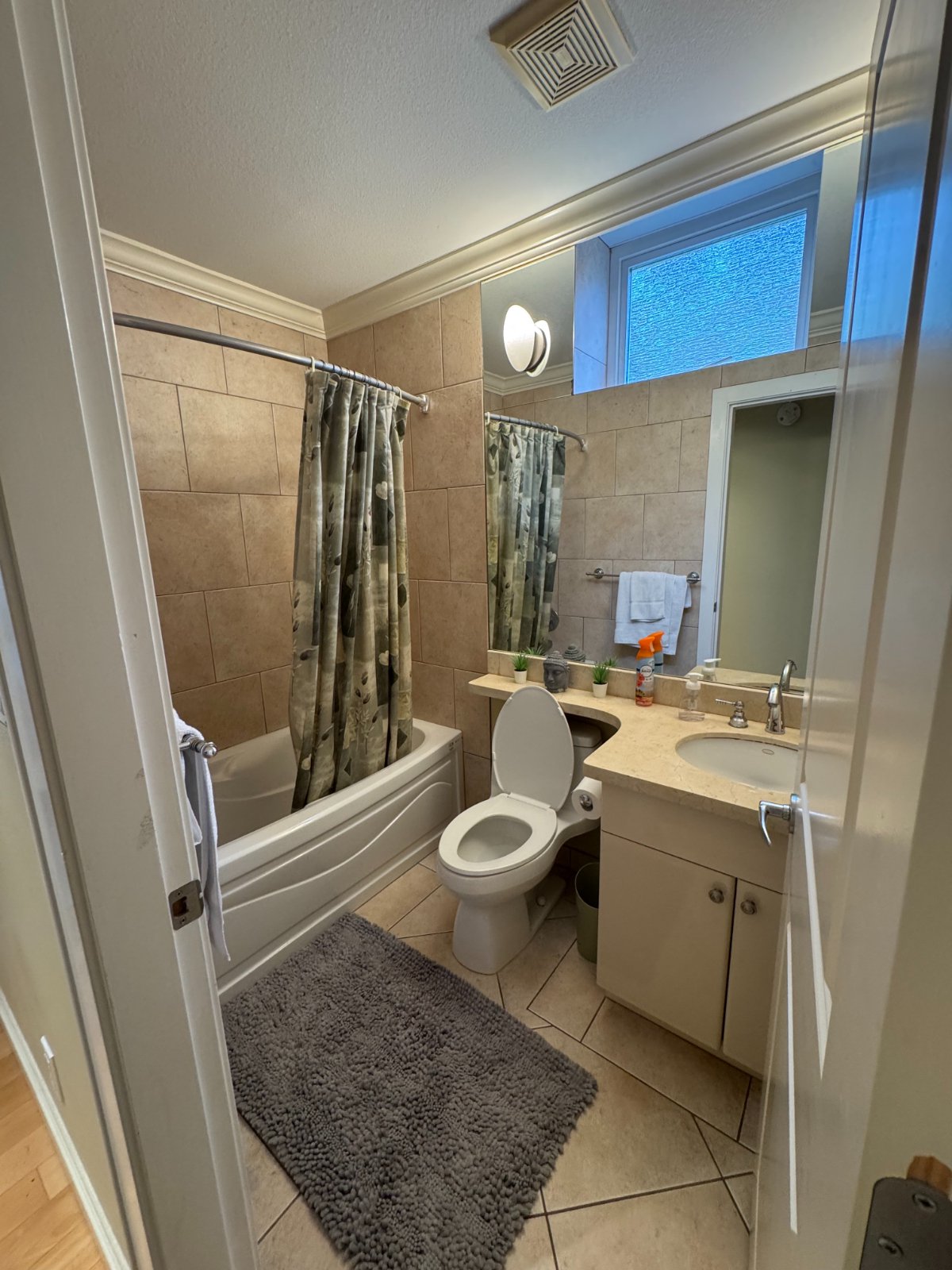 2 Bedroom Private Suite for Rent - W 19th Ave, Vancouver, BC 4