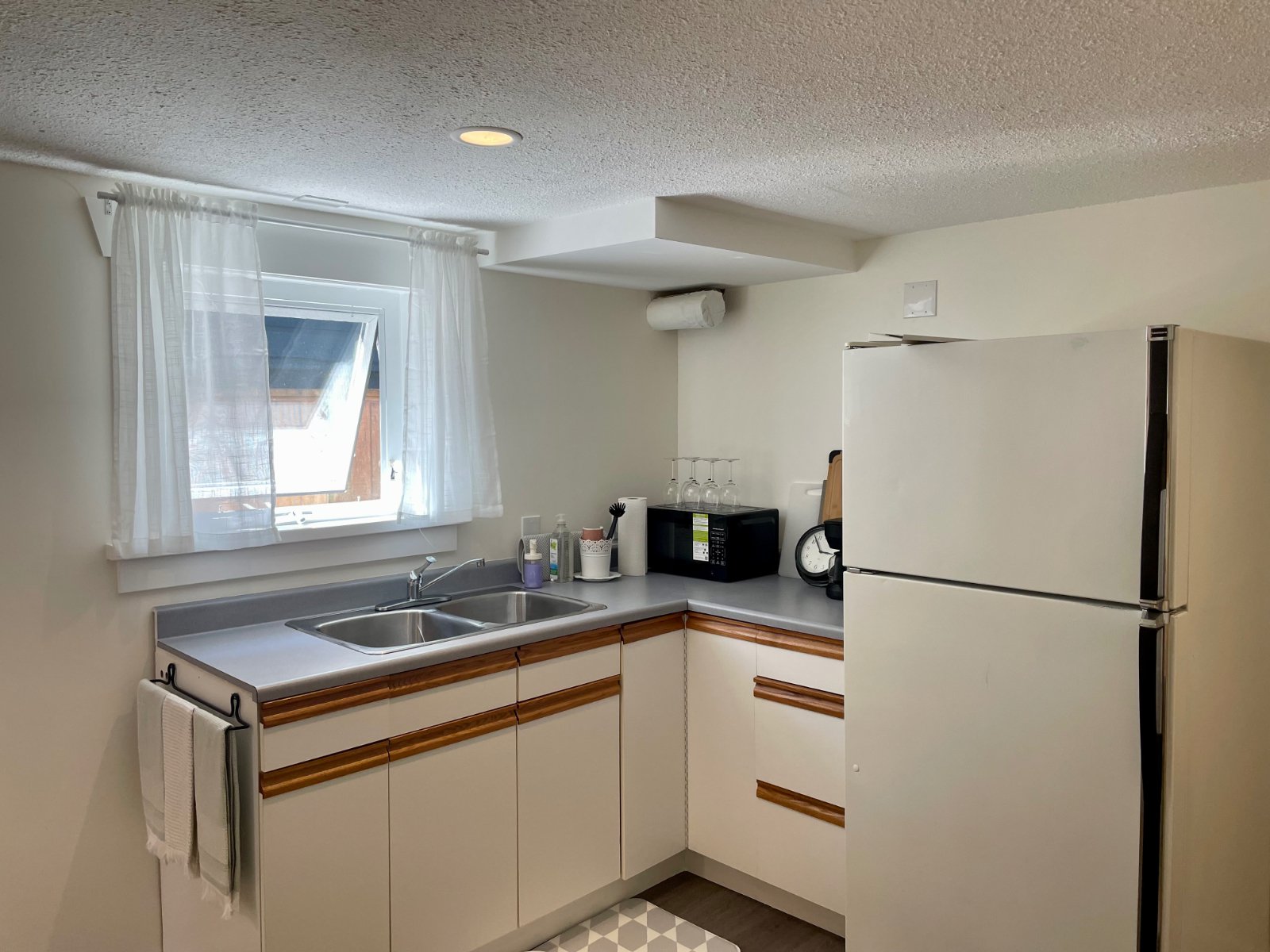 2 Bedroom Apartment for Rent - 396 E 45th Ave, Vancouver, BC 4