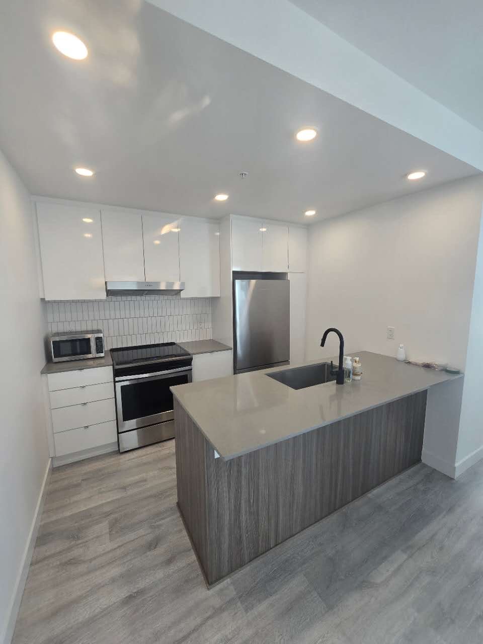 2 Bedroom Apartment for Rent - 32828 Landeau Pl, Abbotsford, BC 5