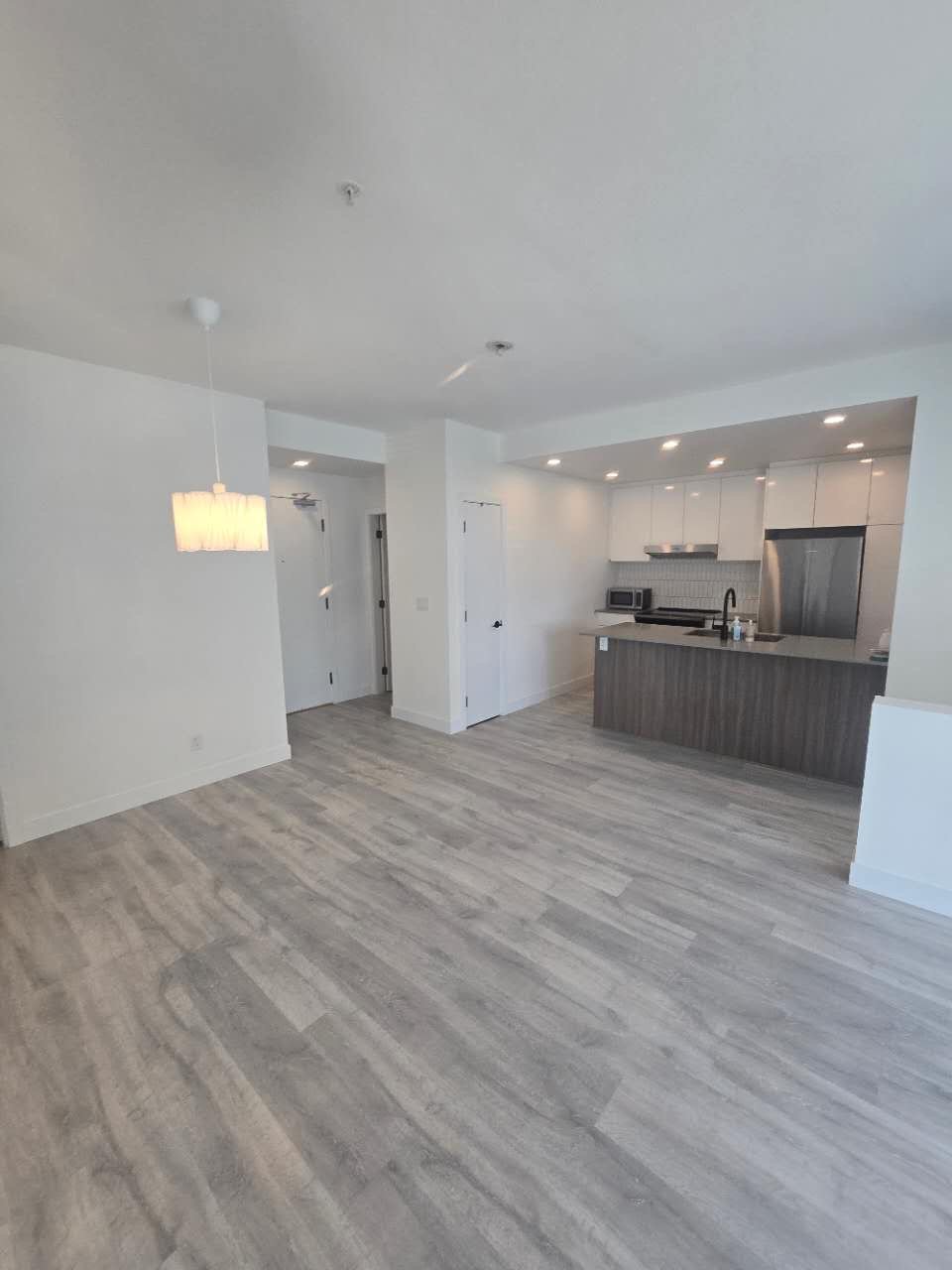 2 Bedroom Apartment for Rent - 32828 Landeau Pl, Abbotsford, BC 3