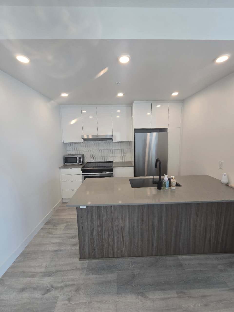 2 Bedroom Apartment for Rent - 32828 Landeau Pl, Abbotsford, BC 4