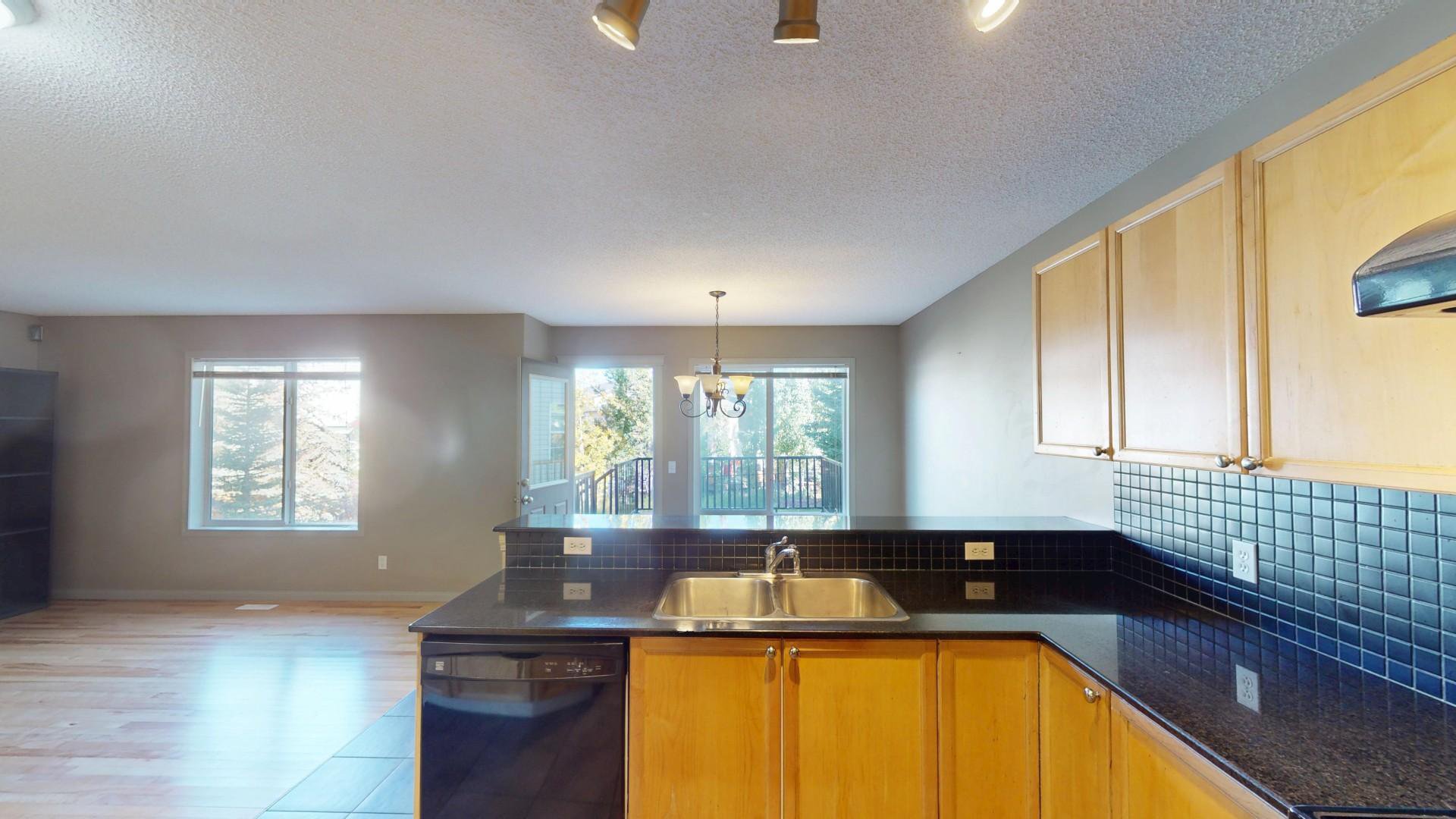 3 Bedroom House for Rent - 191 Cougarstone Court Southwest, Calgary, AB 4