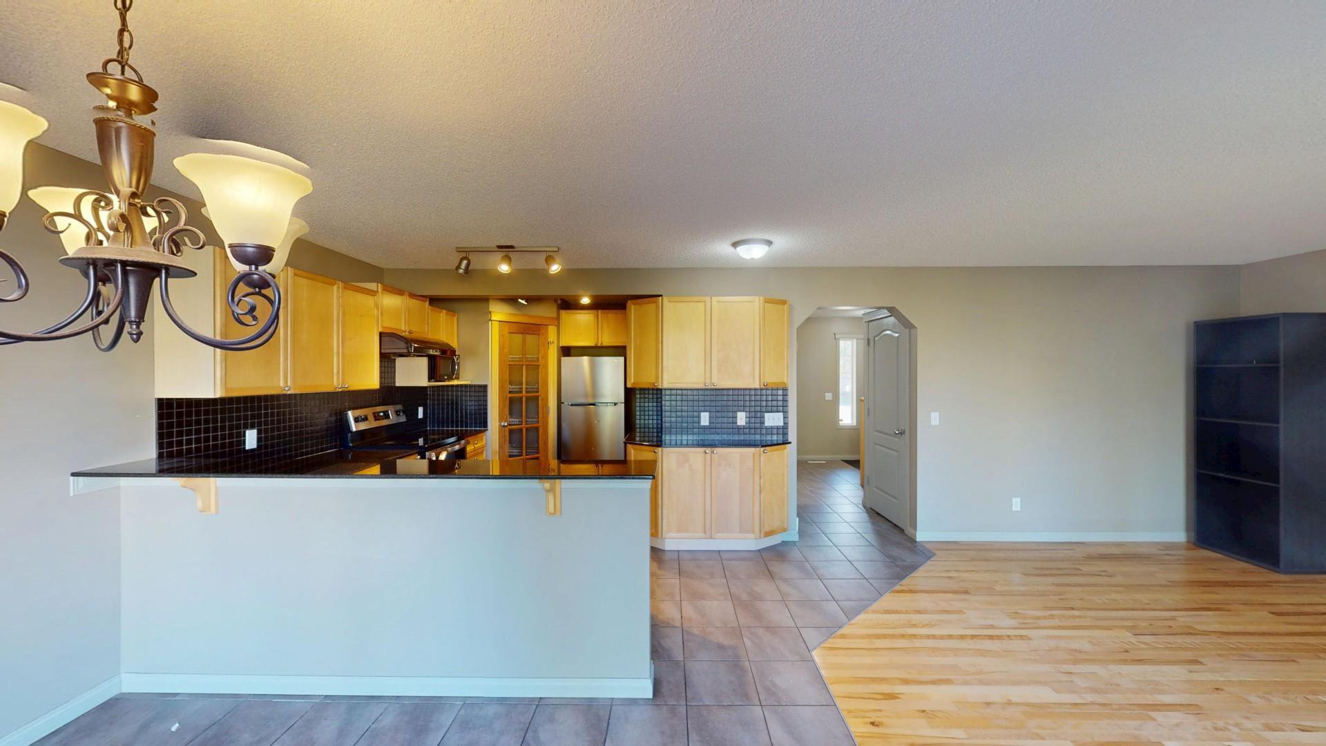 3 Bedroom House for Rent - 191 Cougarstone Court Southwest, Calgary, AB 5
