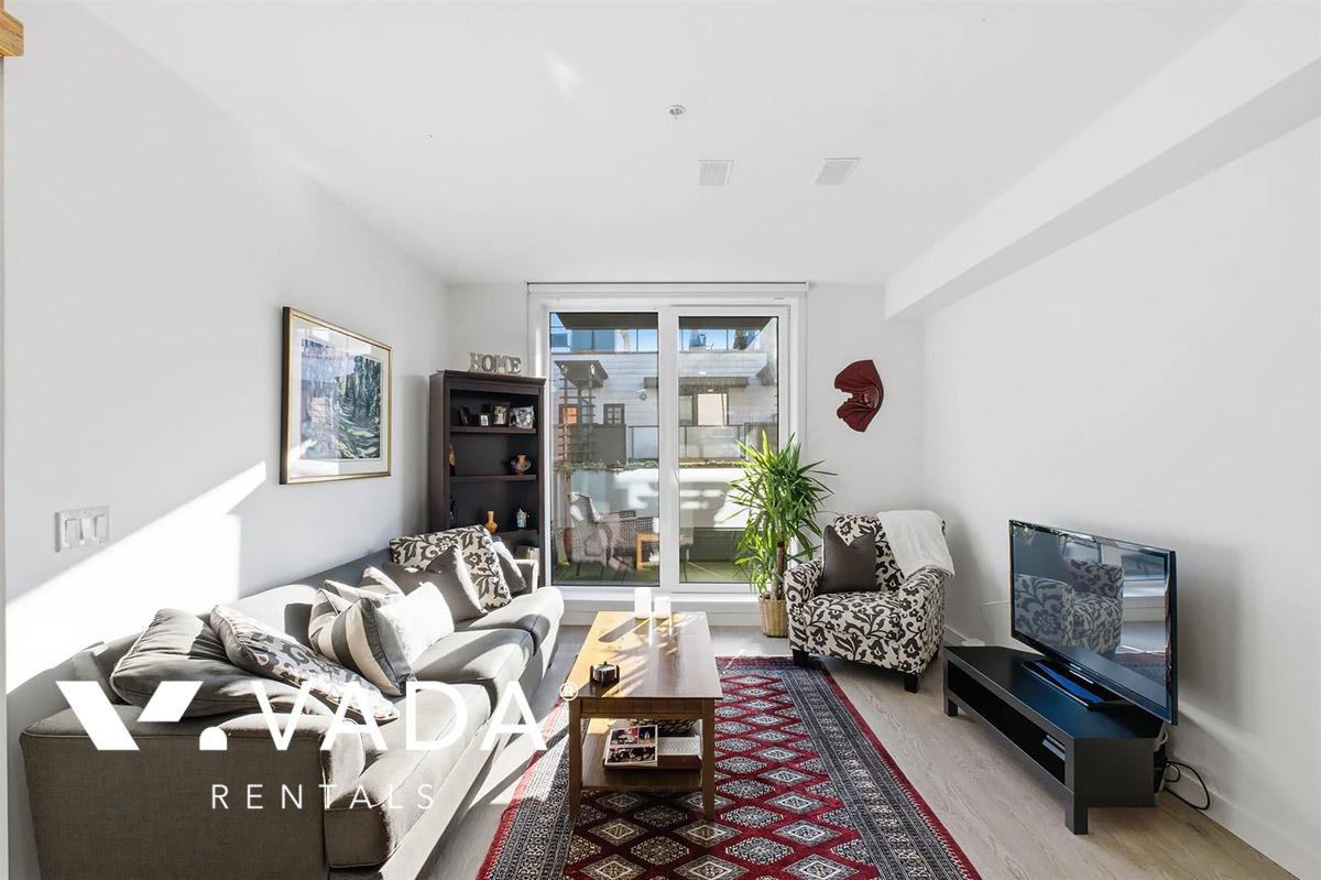 3 Bedroom Townhouse for Rent - 720 East 3rd Street, North Vancouver, BC 2