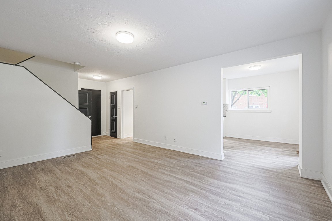 3 Bedroom Apartment for Rent - 2029 -2055 Victoria Park Avenue, TORONTO, ON 2