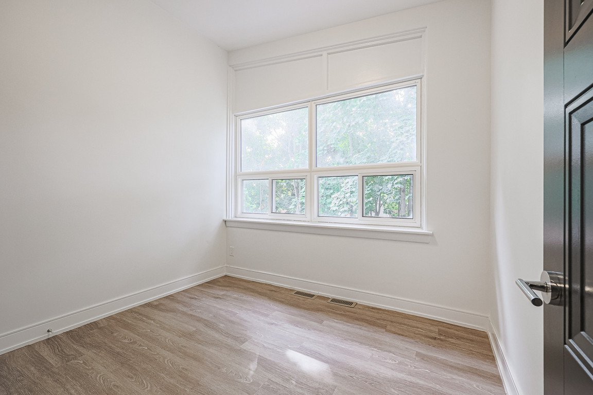 3 Bedroom Apartment for Rent - 2029 -2055 Victoria Park Avenue, TORONTO, ON 5