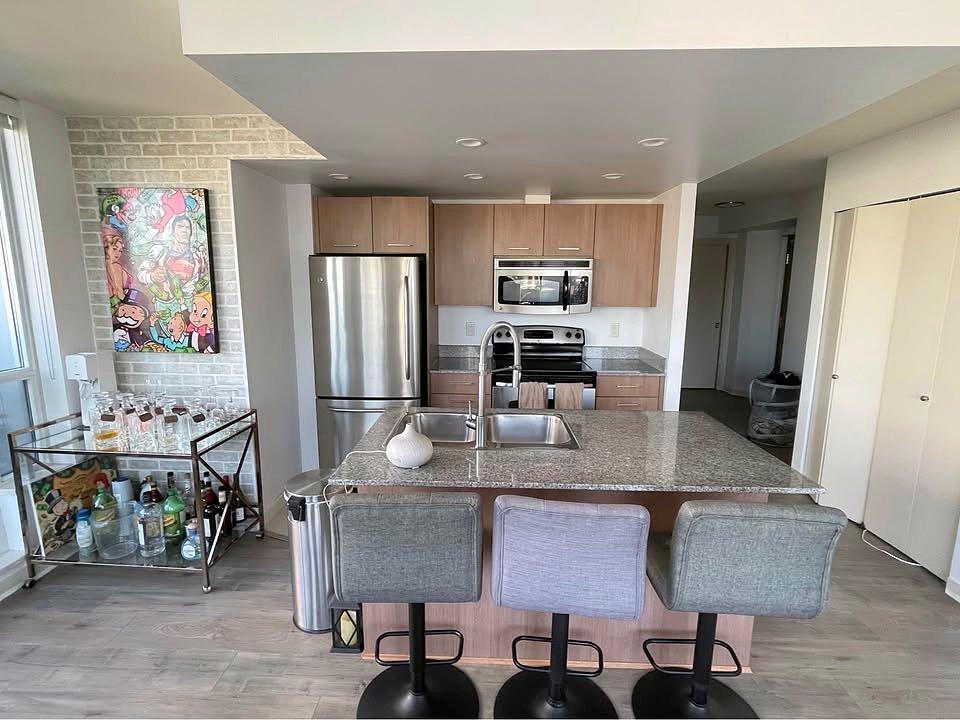 2 Bedroom Apartment for Rent - 1212 Howe St, Vancouver, BC 3