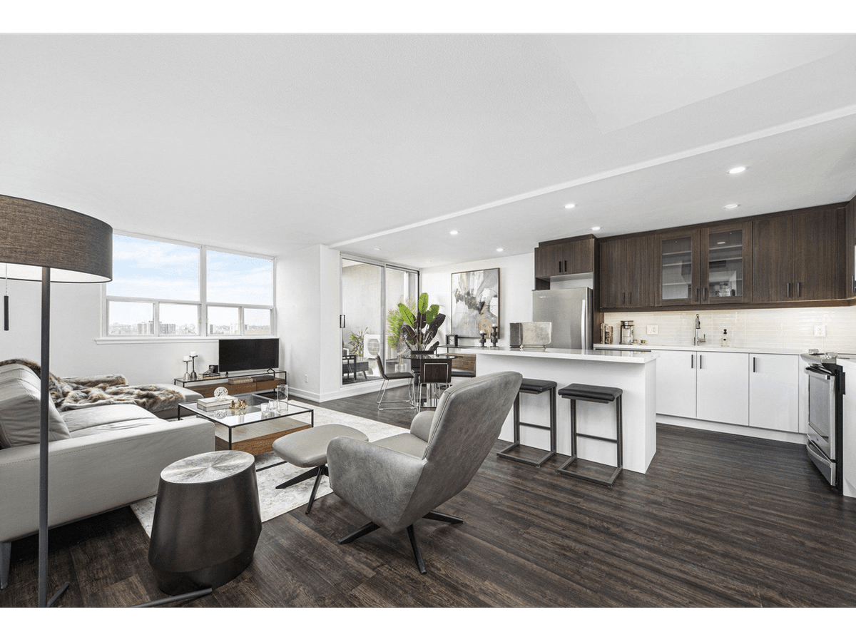 2 Bedroom Apartment for Rent - 2465 Hurontario Street, Mississauga, ON 2
