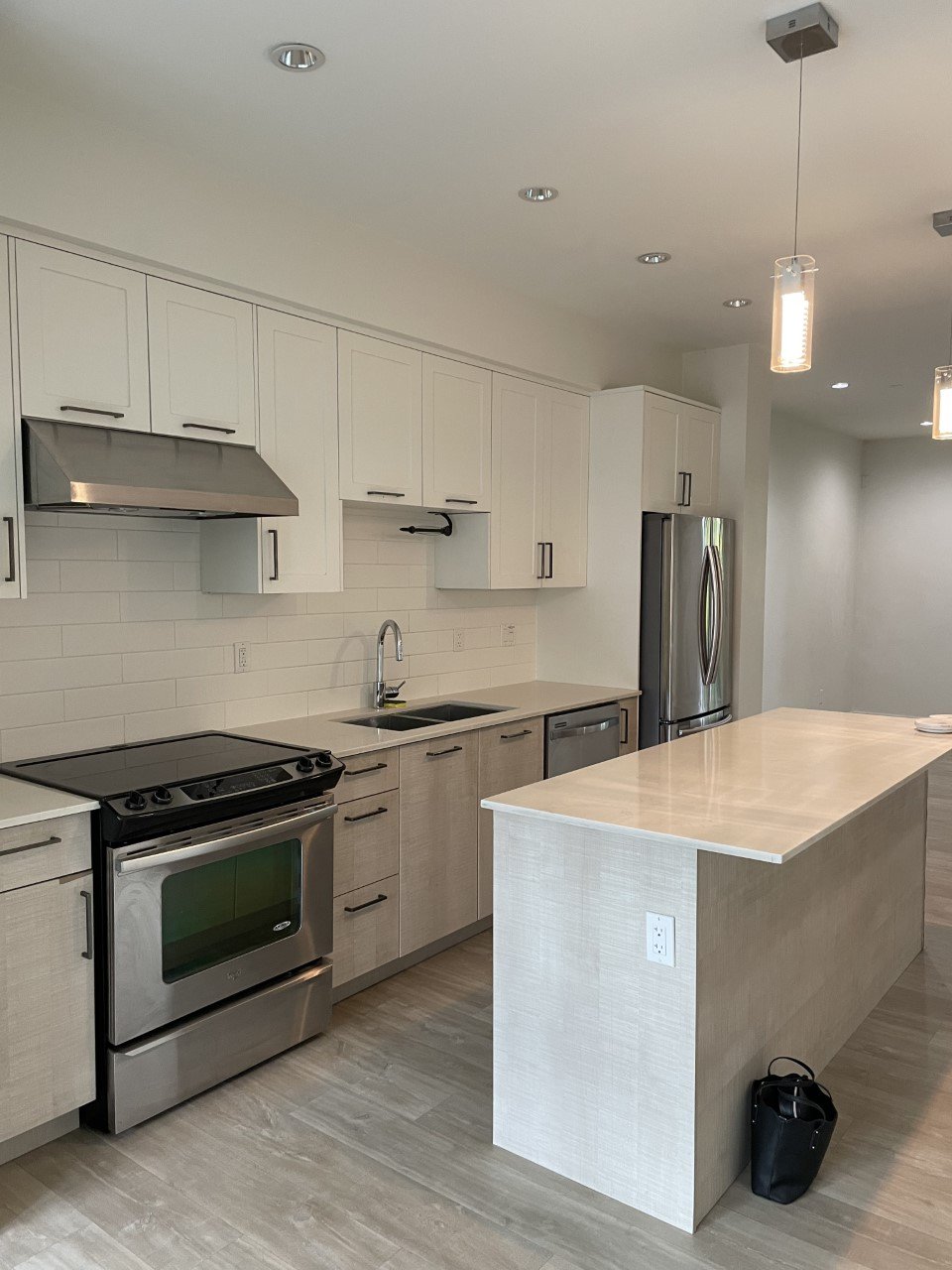 3 Bedroom Townhouse for Rent - 1708 King George Blvd, Surrey, BC 2