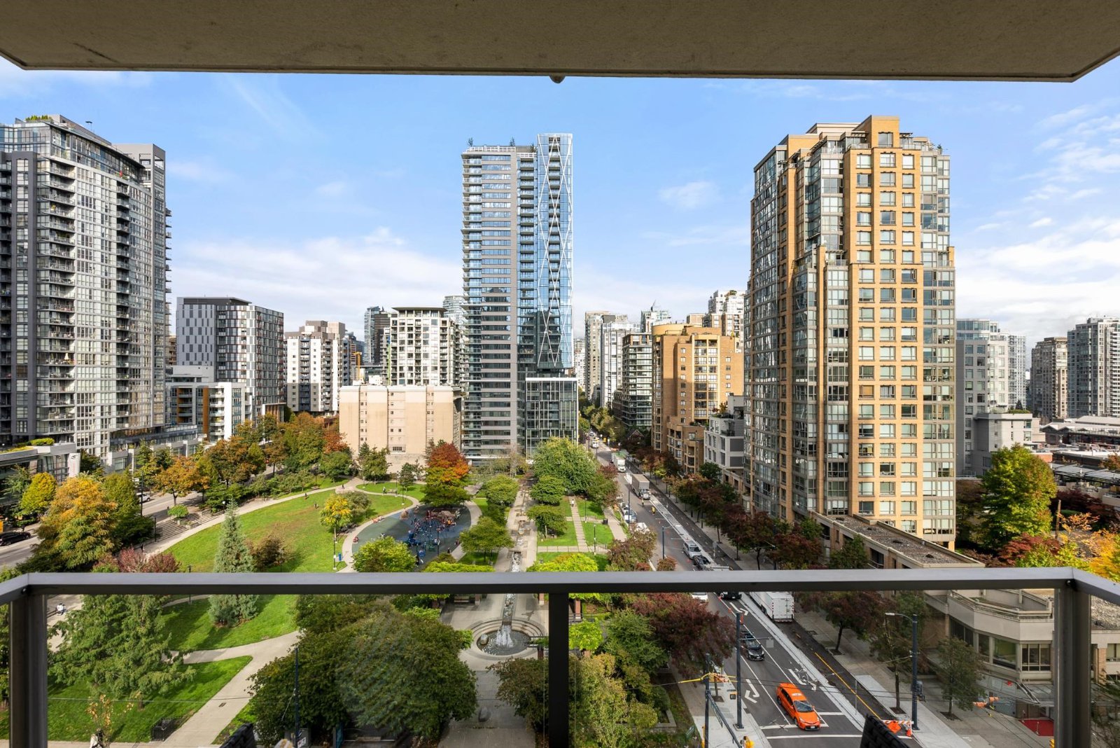 Studio Apartment for Rent - 1225 Richards St, Vancouver, BC 2