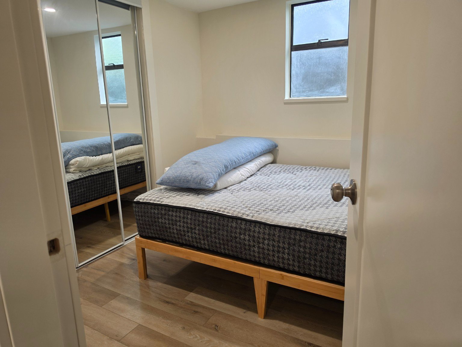 2 Bedroom Private Suite for Rent - 3480 Carnarvon Ave, North Vancouver District, BC 4
