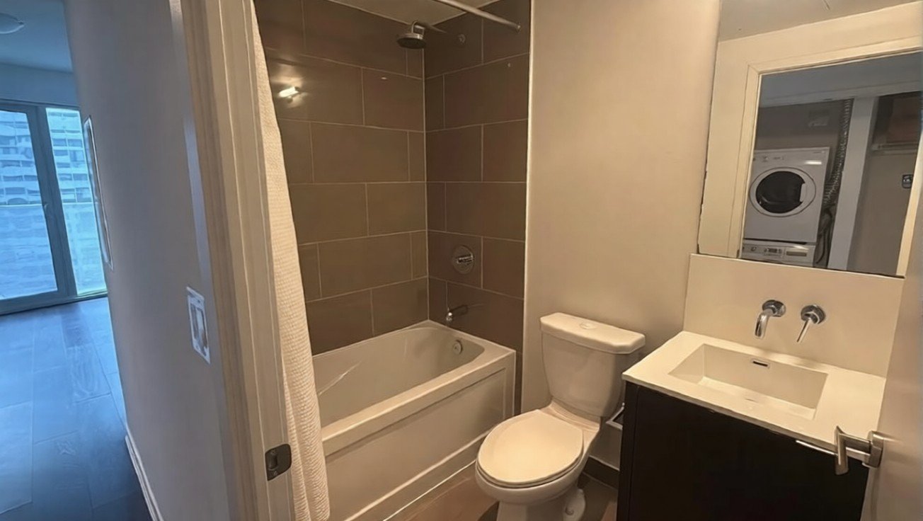 Studio Apartment for Rent - 100 Harbour St, Toronto, ON 4