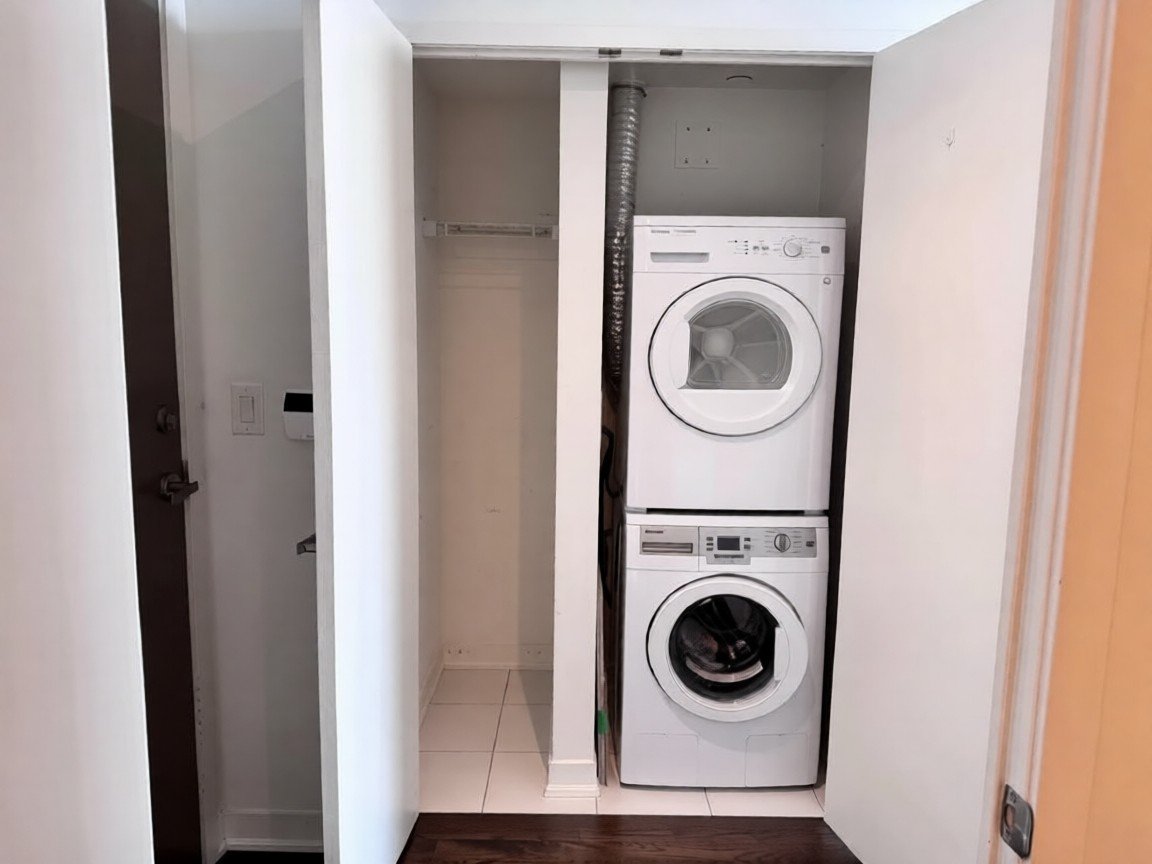 Studio Apartment for Rent - 100 Harbour St, Toronto, ON 5