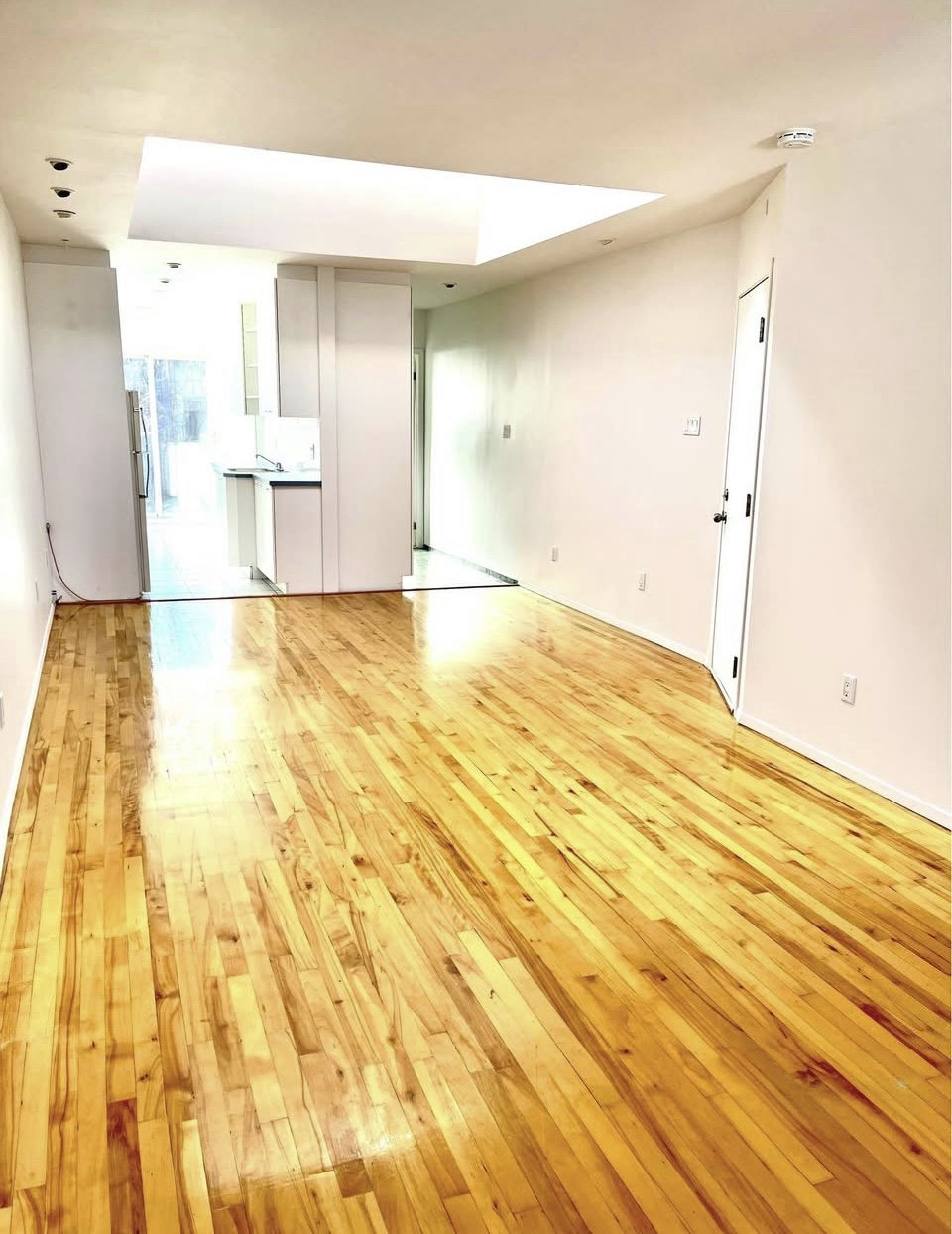 Studio Apartment for Rent - 4272 Rue Fullum, Montréal, QC 2