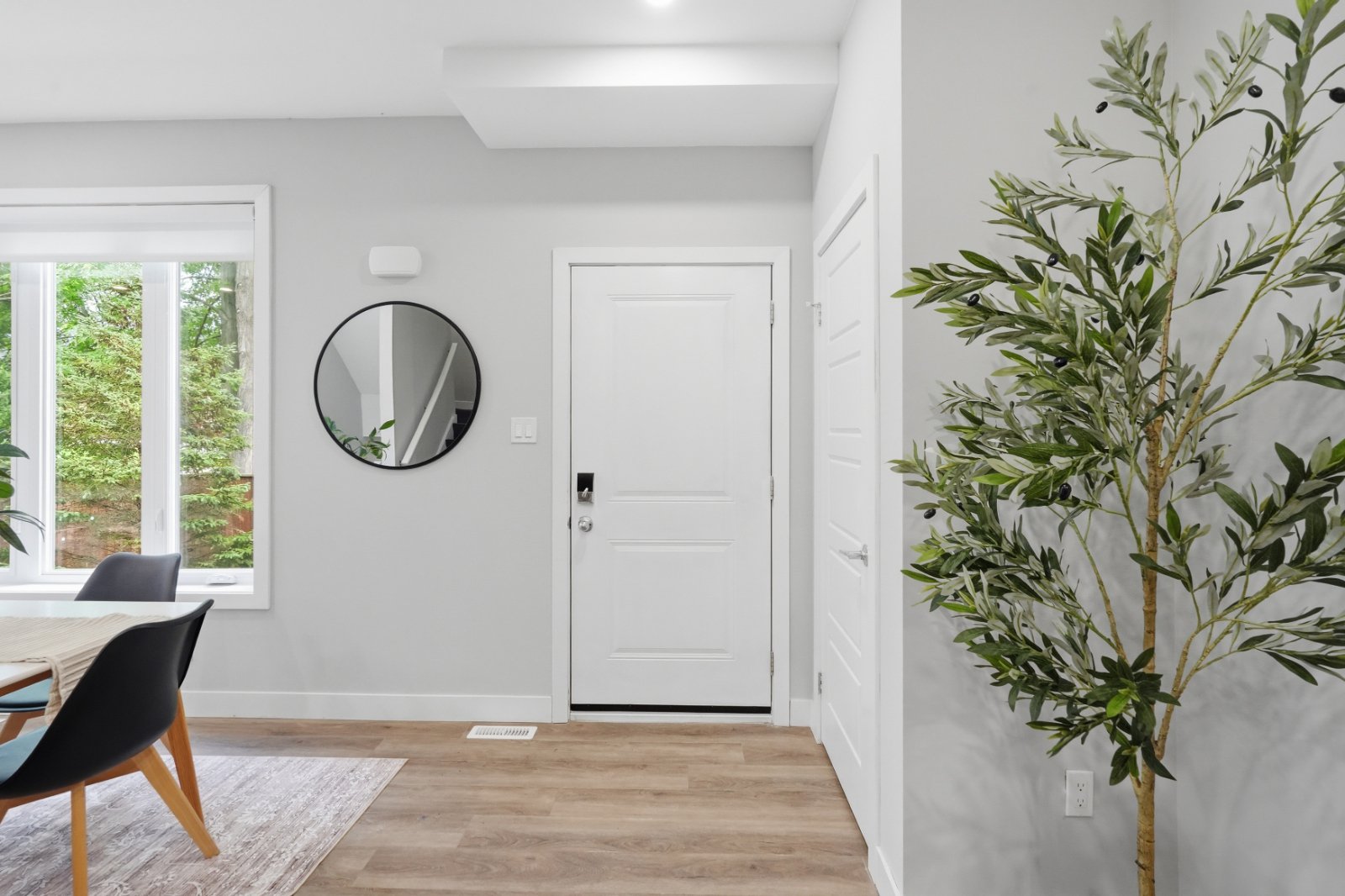 5 Bedroom Townhouse for Rent - 544 Windermere Rd, London, ON 3