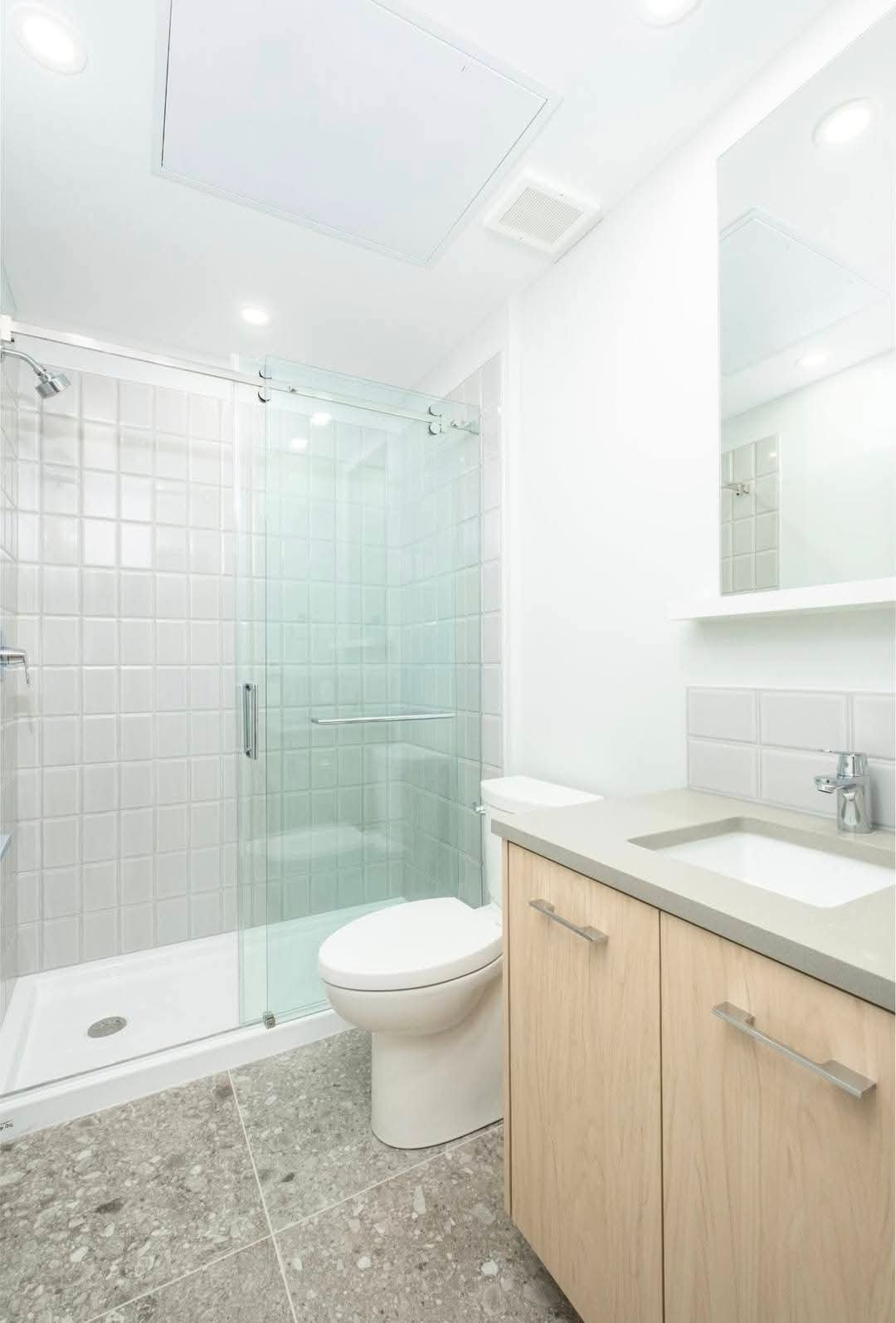 2 Bedroom Apartment for Rent - 4933 Clarendon St, Vancouver, BC 3