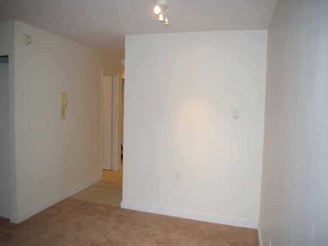 Studio Apartment for Rent - 707 Eighth Street, New Westminster, BC 4
