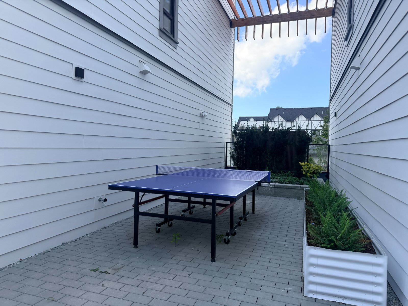 4 Bedroom Townhouse for Rent - 8899 Spires Rd, Richmond, BC 2