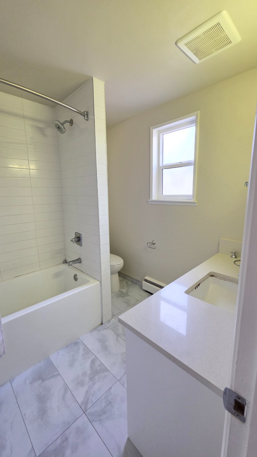 3 Bedroom Apartment for Rent - 3260 E 58th Ave, Vancouver, BC 4