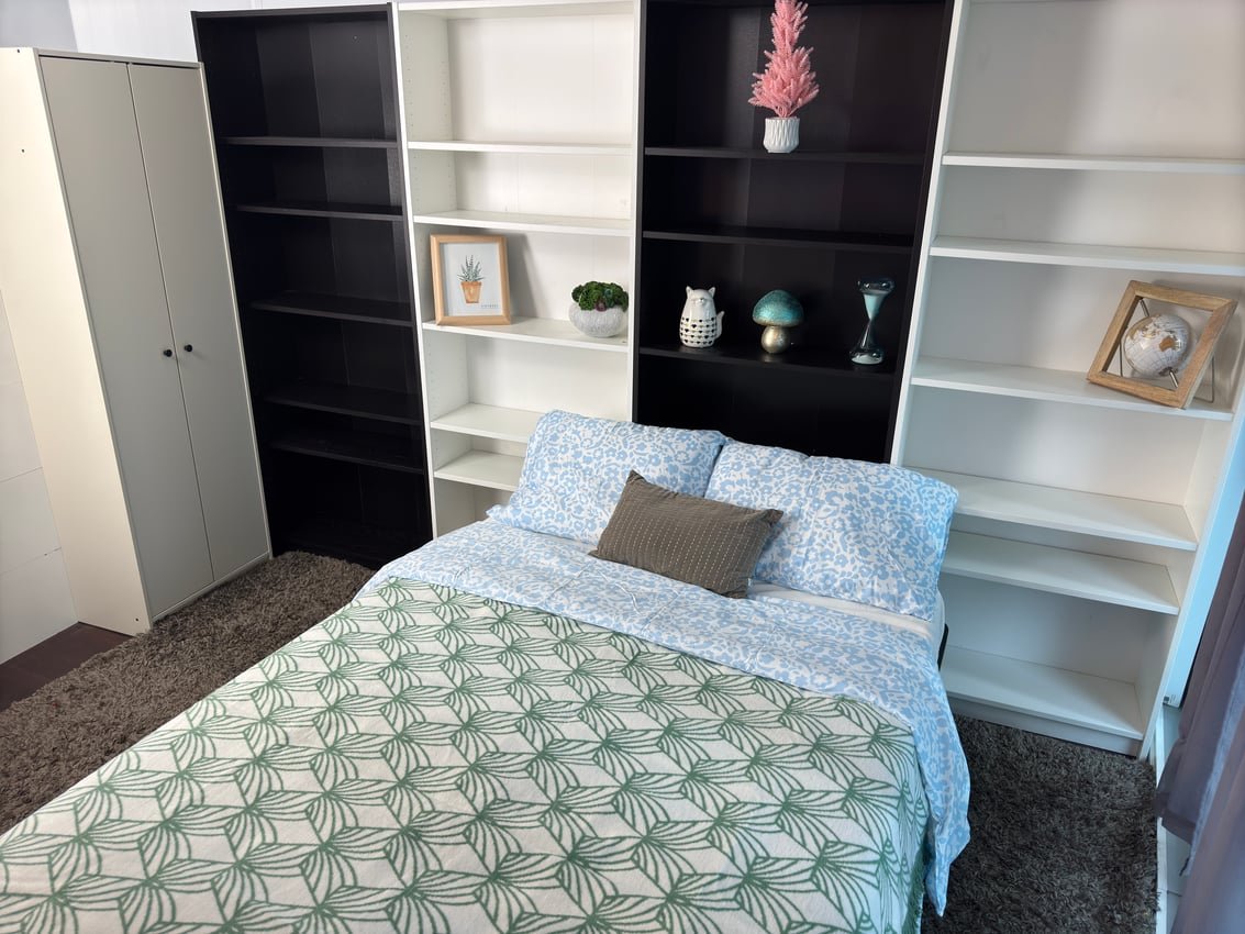 Room in Apartment for Rent - 14 York St, Toronto, ON 3