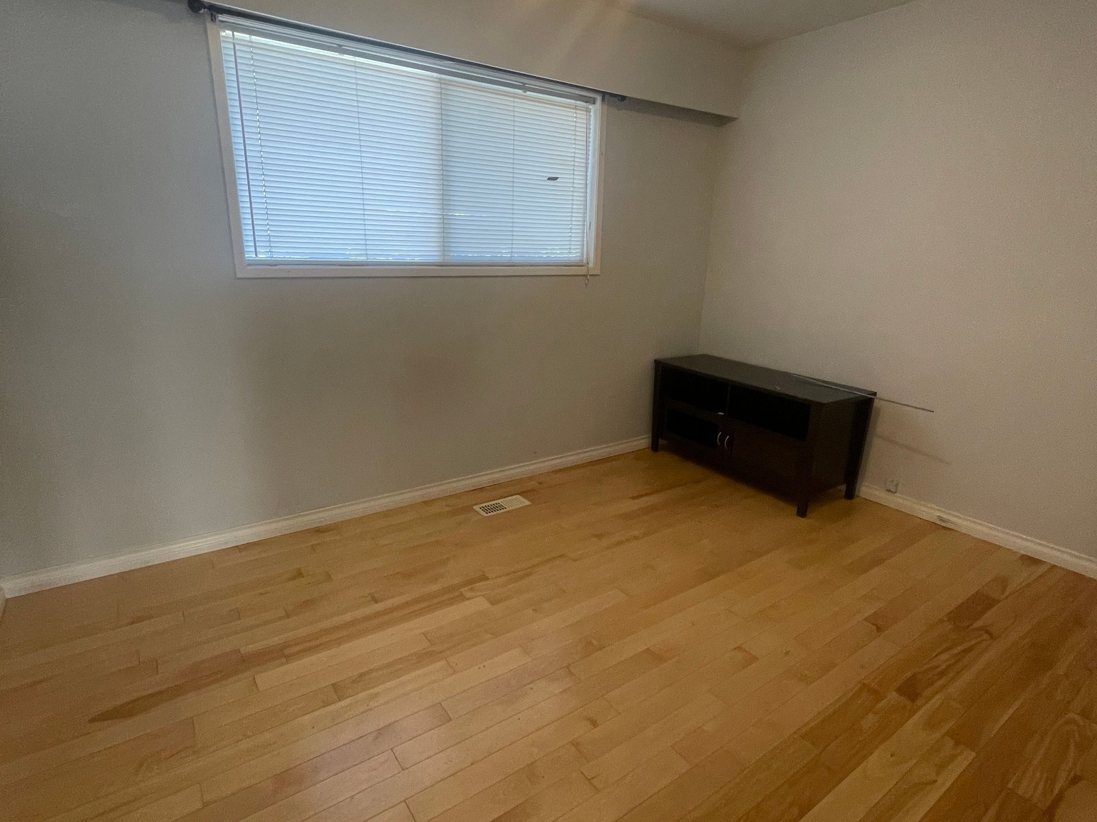 4 Bedroom House for Rent - 32217 Pineview Avenue, Abbotsford, BC 5