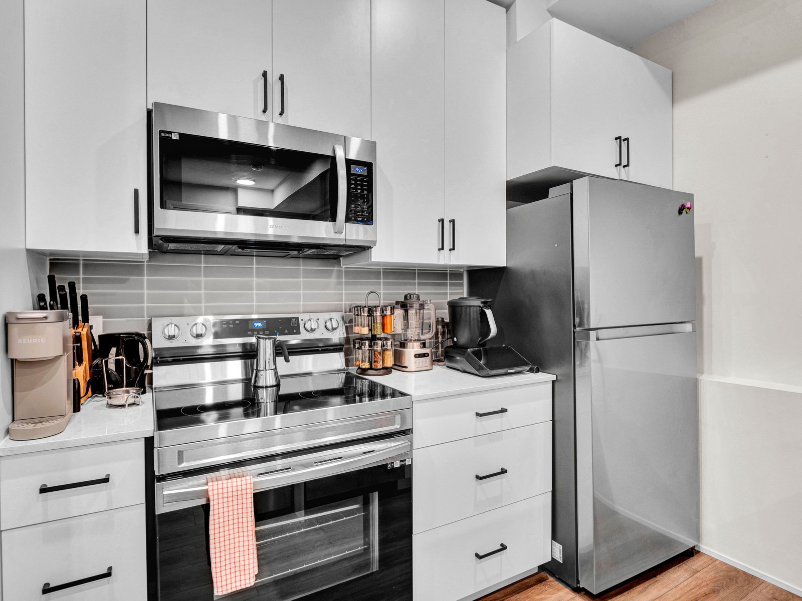 1 Bedroom Apartment for Rent - 320 Perrier Avenue, Vanier, ON 4
