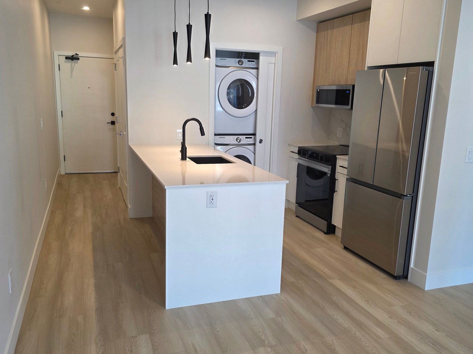 2 Bedroom Apartment for Rent - 34395 Gladys Avenue, Abbotsford, BC 2