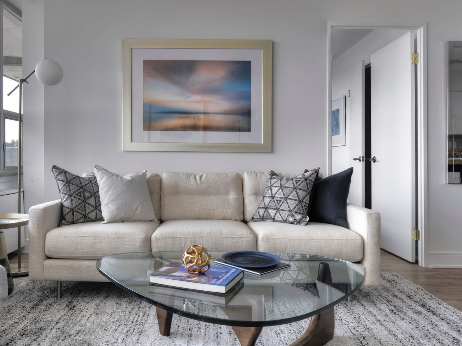 3 Bedroom Apartment for Rent - 289 The Kingsway, Toronto, ON 3