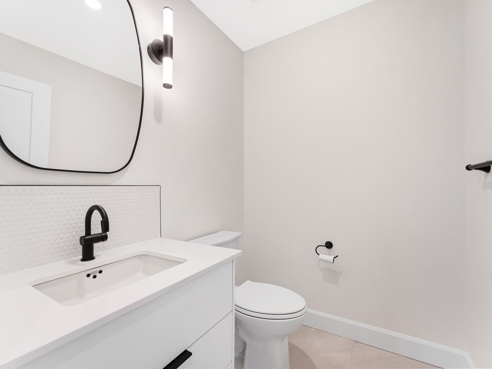 3 Bedroom House for Rent - 847 Woodroffe Avenue, Ottawa, ON 4